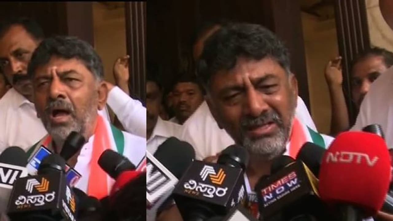 കൂട്ടായ്മയുടെ ഫലം: കന്നഡ വിജയത്തിൽ പൊട്ടിക്കരഞ്ഞ് ഡികെ ശിവകുമാർ, മുഖ്യമന്ത്രിയാകുമോ? കൂട്ടായ്മയുടെ ഫലം: കന്നഡ വിജയത്തിൽ പൊട്ടിക്കരഞ്ഞ് ഡികെ ശിവകുമാർ, മുഖ്യമന്ത്രിയാകുമോ?