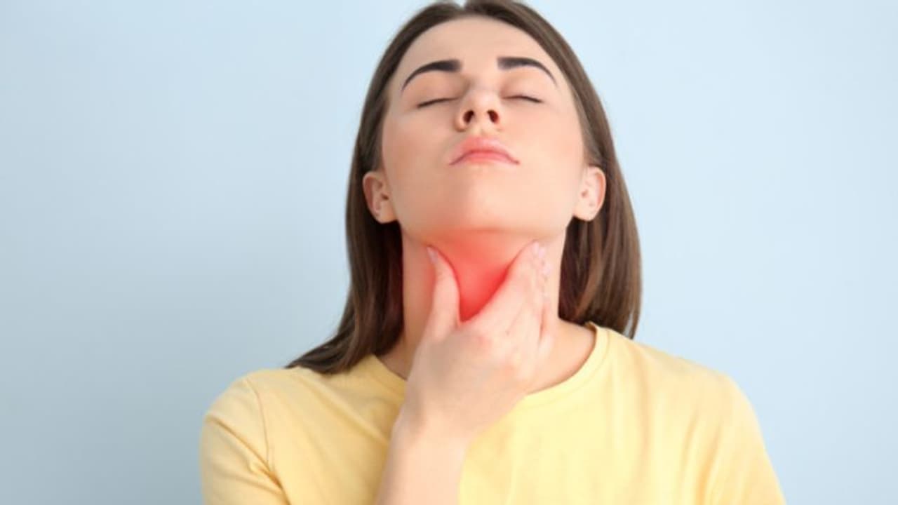 തൈറോയ്ഡ്; അറിയാം ശ്രദ്ധിക്കേണ്ട ലക്ഷണങ്ങളും കഴിക്കേണ്ട ഭക്ഷണങ്ങളും... 