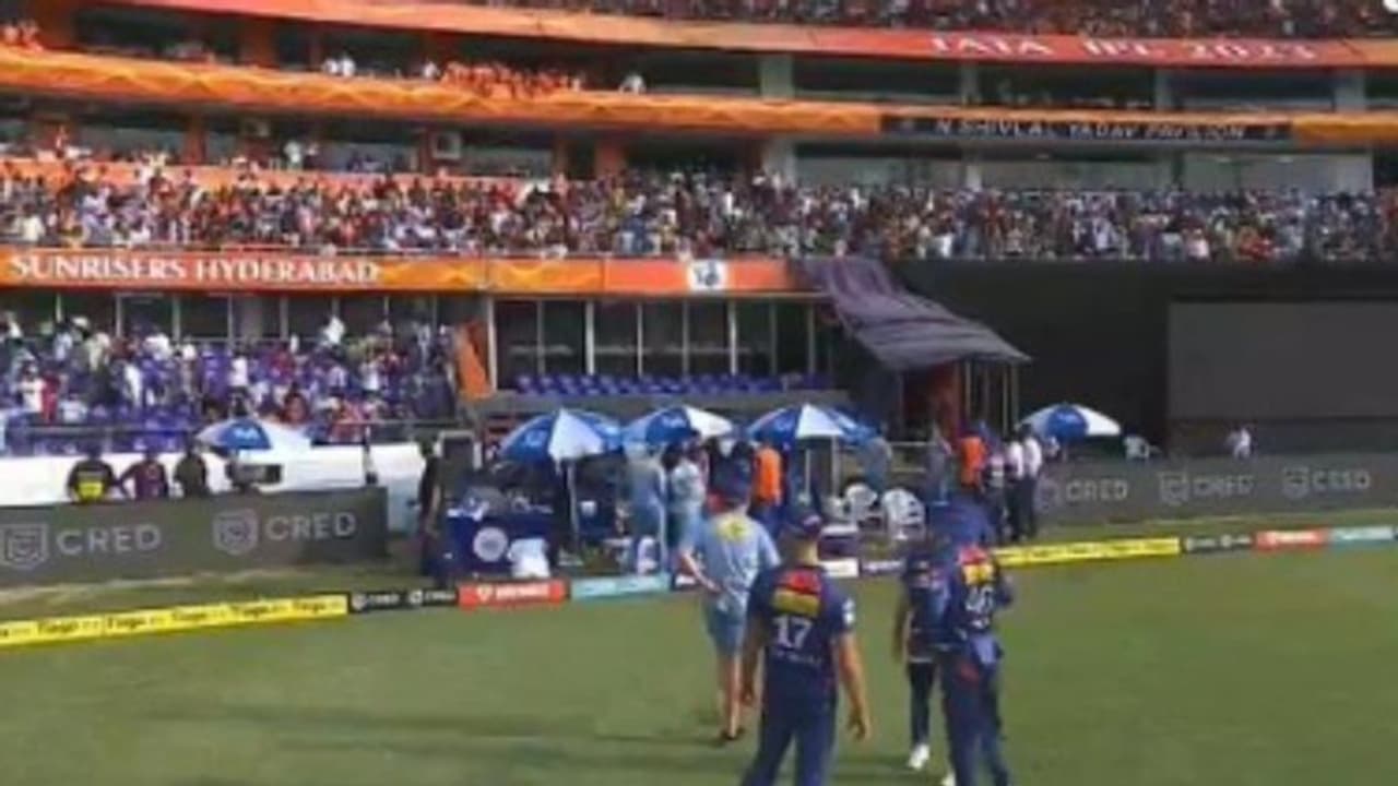 എന്തൊക്കെയാണ് നടക്കുന്നത്? ലഖ്നൗ ഡഗൗട്ടിലേക്ക് നട്ടും ബോള്ട്ടും ഏറ്! ഇറങ്ങിയോടി താരങ്ങളും സ്റ്റാഫും എന്തൊക്കെയാണ് നടക്കുന്നത്? ലഖ്നൗ ഡഗൗട്ടിലേക്ക് നട്ടും ബോള്ട്ടും ഏറ്! ഇറങ്ങിയോടി താരങ്ങളും സ്റ്റാഫും