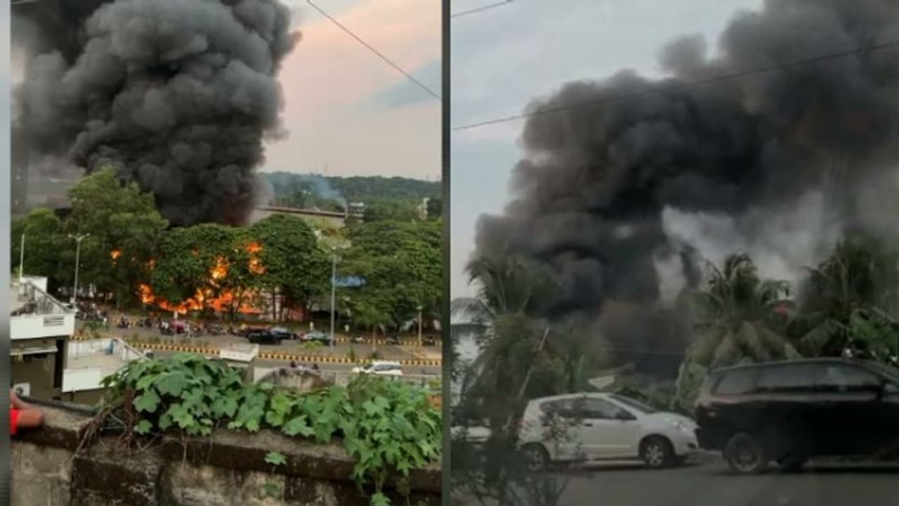 കൊച്ചി കിന്‍ഫ്രാ പാര്‍ക്കിലെ സ്വകാര്യ സ്ഥാപനത്തിൽ തീപ്പിടുത്തം; ജീവനക്കാർ കുടുങ്ങി കിടക്കുന്നതായി സംശയം