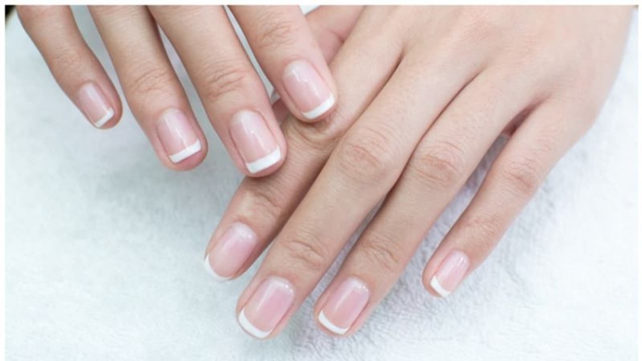 ഭം​ഗിയുള്ള നഖങ്ങൾക്കായി ഇതാ ചില പൊടിക്കെെകൾ...