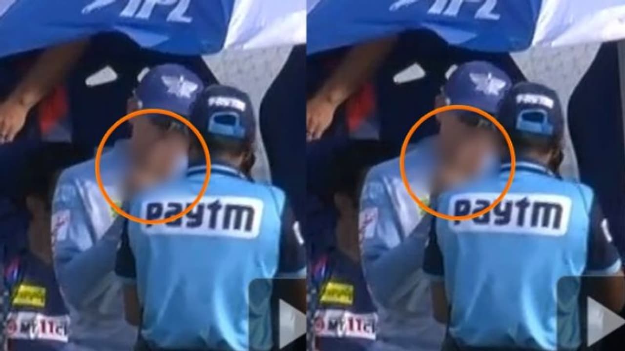 എല്ലാ പരിധിയും ലംഘിച്ച് ലഖ്നൗ പരിശീലകൻ; അമ്പയറെ അശ്ലീല ആംഗ്യം കാണിച്ചു? ചിത്രവുമായി ആരാധകരുടെ കടുത്ത വിമർശനം എല്ലാ പരിധിയും ലംഘിച്ച് ലഖ്നൗ പരിശീലകൻ; അമ്പയറെ അശ്ലീല ആംഗ്യം കാണിച്ചു? ചിത്രവുമായി ആരാധകരുടെ കടുത്ത വിമർശനം