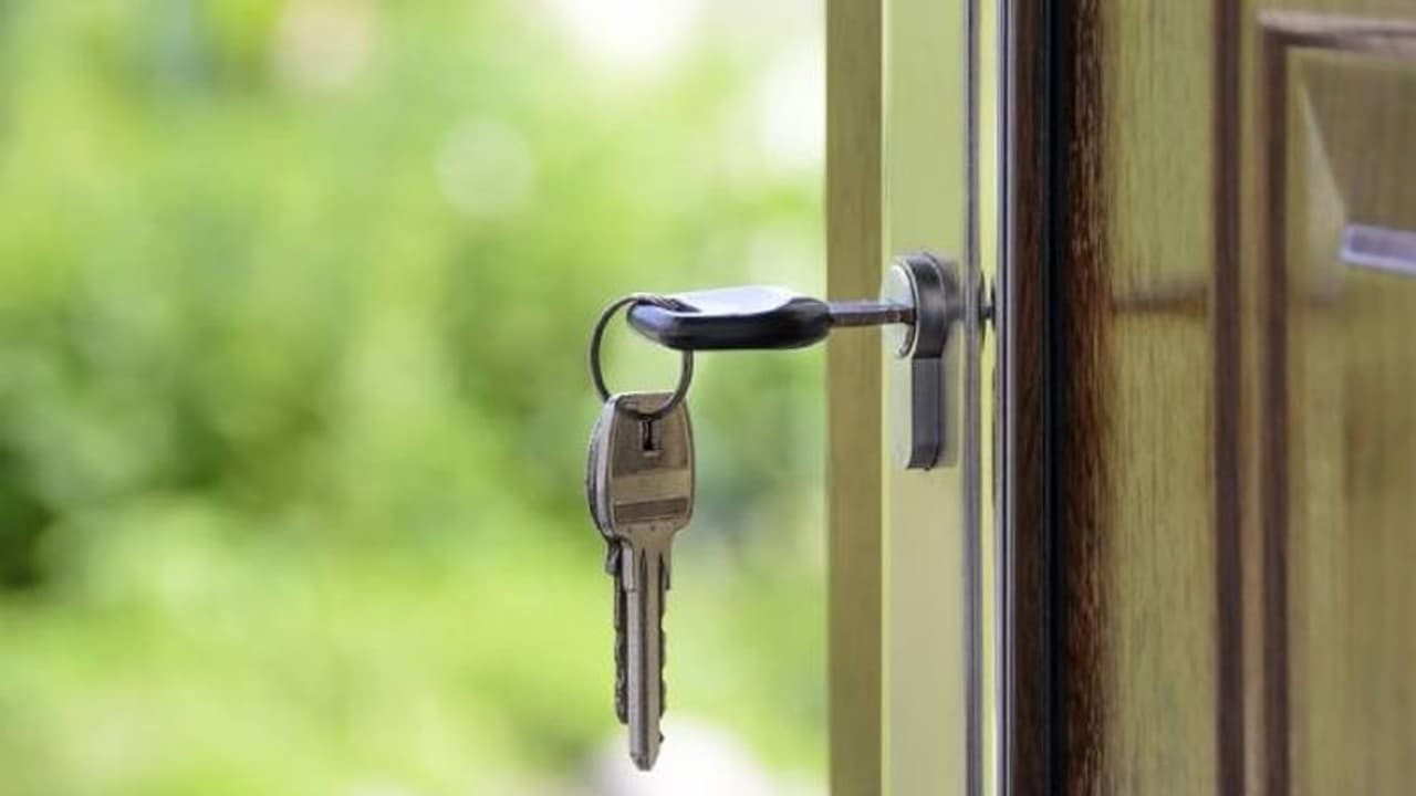 ಮಧ್ಯಮ ವರ್ಗಕ್ಕೆ ಮನೆ ಪಡೆಯಲು ಕೇಂದ್ರದ ಸ್ವಾಮಿ ನಿಧಿ ಆರ್ಥಿಕ ನೆರವು ಮಧ್ಯಮ ವರ್ಗಕ್ಕೆ ಮನೆ ಪಡೆಯಲು ಕೇಂದ್ರದ ಸ್ವಾಮಿ ನಿಧಿ ಆರ್ಥಿಕ ನೆರವು