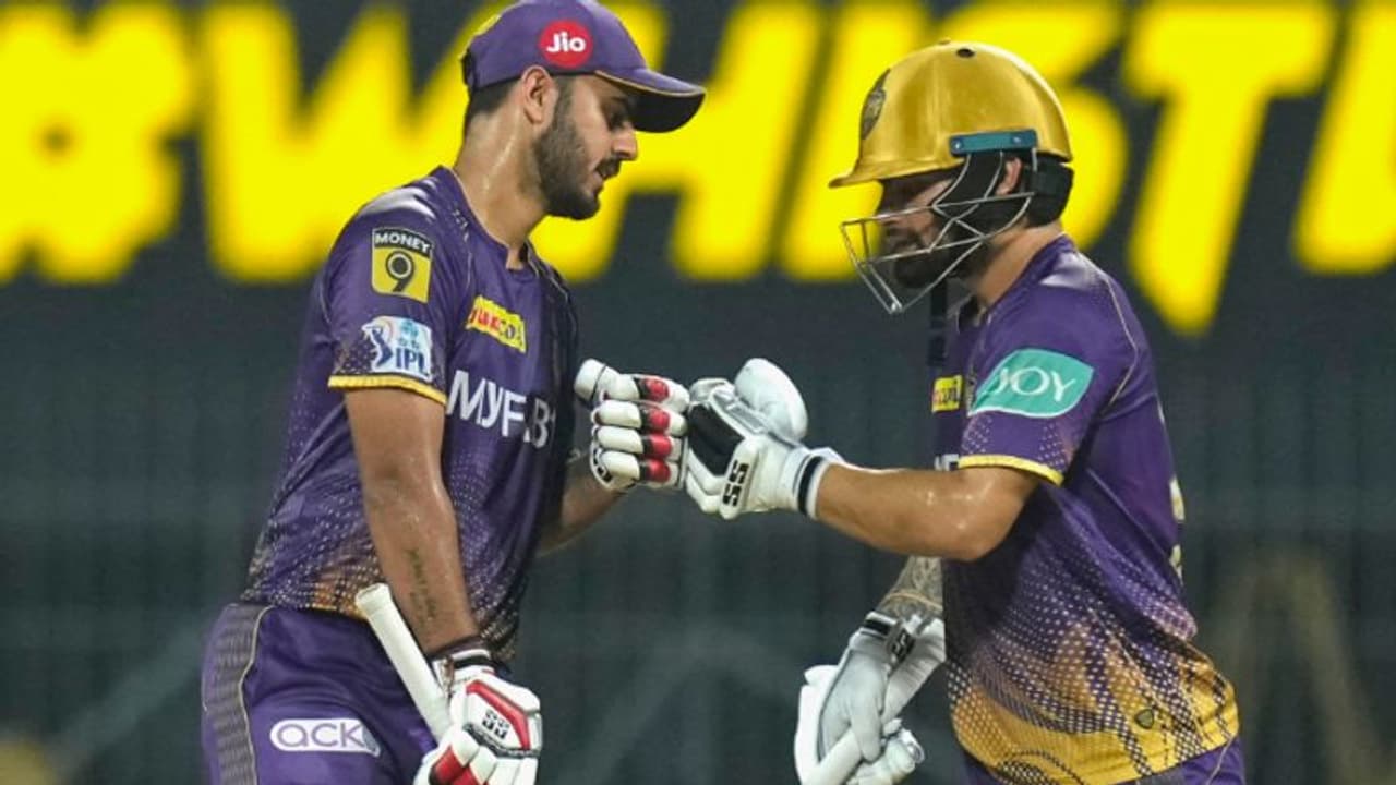 ഇന്ത്യന് ട്വന്റി 20 ടീമില് നിന്ന് തഴയപ്പെട്ടു; ഒളിയമ്പുമായി കെകെആര് താരം, ചര്ച്ചയായി ട്വീറ്റ് ഇന്ത്യന് ട്വന്റി 20 ടീമില് നിന്ന് തഴയപ്പെട്ടു; ഒളിയമ്പുമായി കെകെആര് താരം, ചര്ച്ചയായി ട്വീറ്റ്