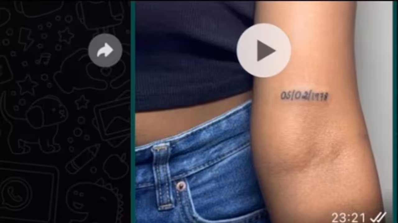 ടാറ്റൂ ചെയ്ത വിവരം വാട്ട്സ് ആപ്പിലൂടെ അച്ഛനെ അറിയിച്ചു, മറുപടി ഇപ്പോള് വൈറല്... ടാറ്റൂ ചെയ്ത വിവരം വാട്ട്സ് ആപ്പിലൂടെ അച്ഛനെ അറിയിച്ചു, മറുപടി ഇപ്പോള് വൈറല്...