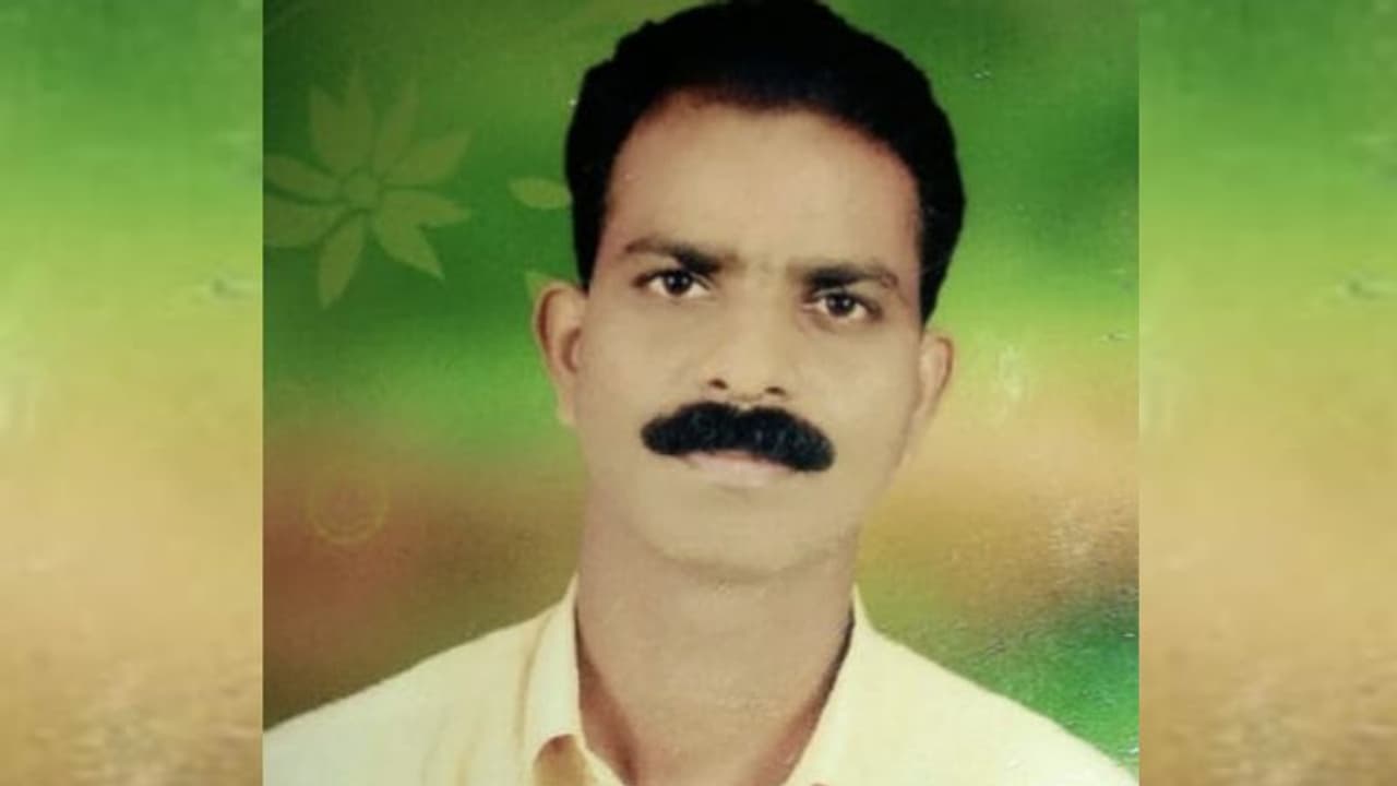 വീട്ടിൽ നിന്ന് ദുർഗന്ധമെന്ന് അയൽവാസിയുടെ പരാതി, പൊലീസെത്തി പരിശോധന; ഗൃഹനാഥന്‍റെ മൃതദേഹം കണ്ടെത്തി