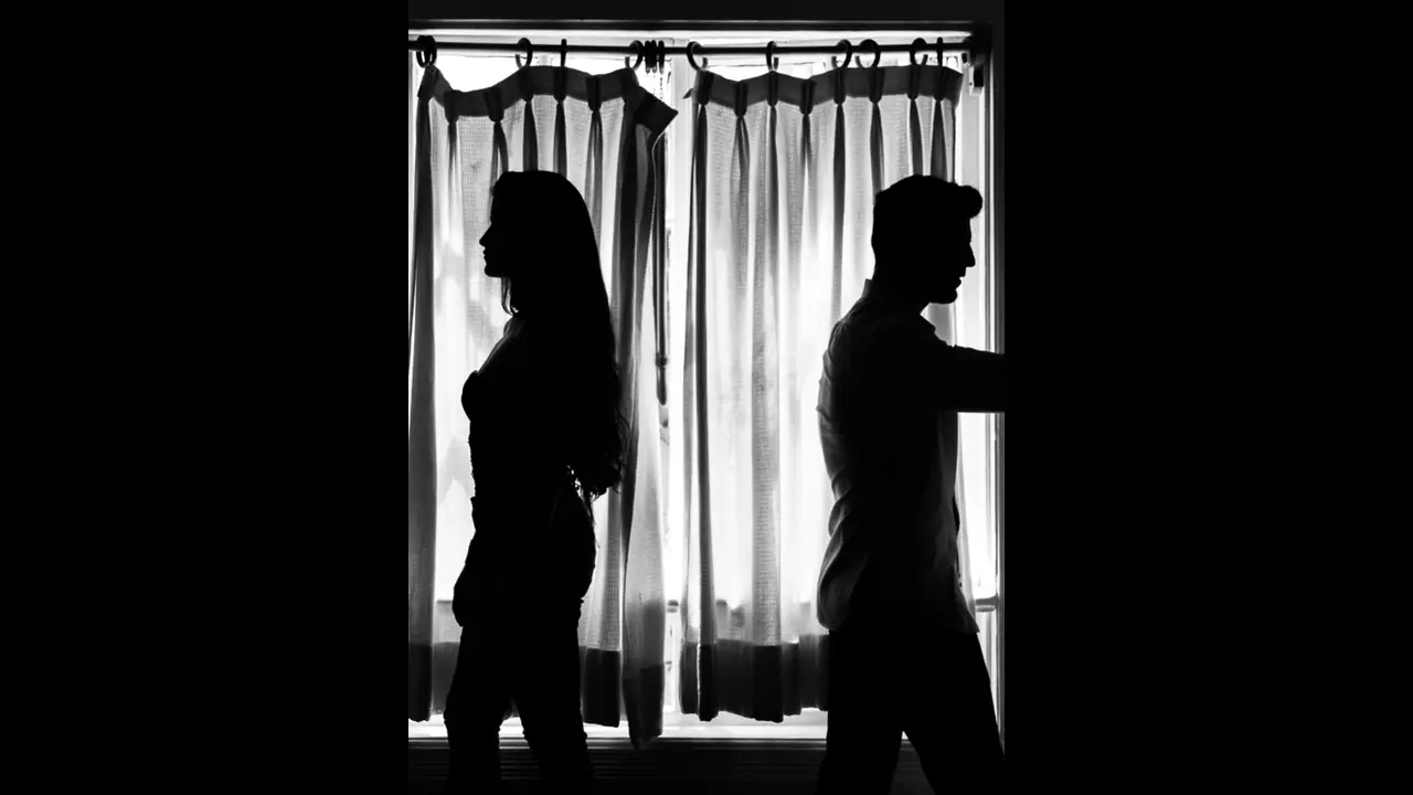 திருமணம் செய்துகொள்ளாமல் சேர்ந்து வாழ்வதற்கு சட்ட அங்கீகாரம் கிடையாது: கேரள நீதிமன்றம் திருமணம் செய்துகொள்ளாமல் சேர்ந்து வாழ்வதற்கு சட்ட அங்கீகாரம் கிடையாது: கேரள நீதிமன்றம்