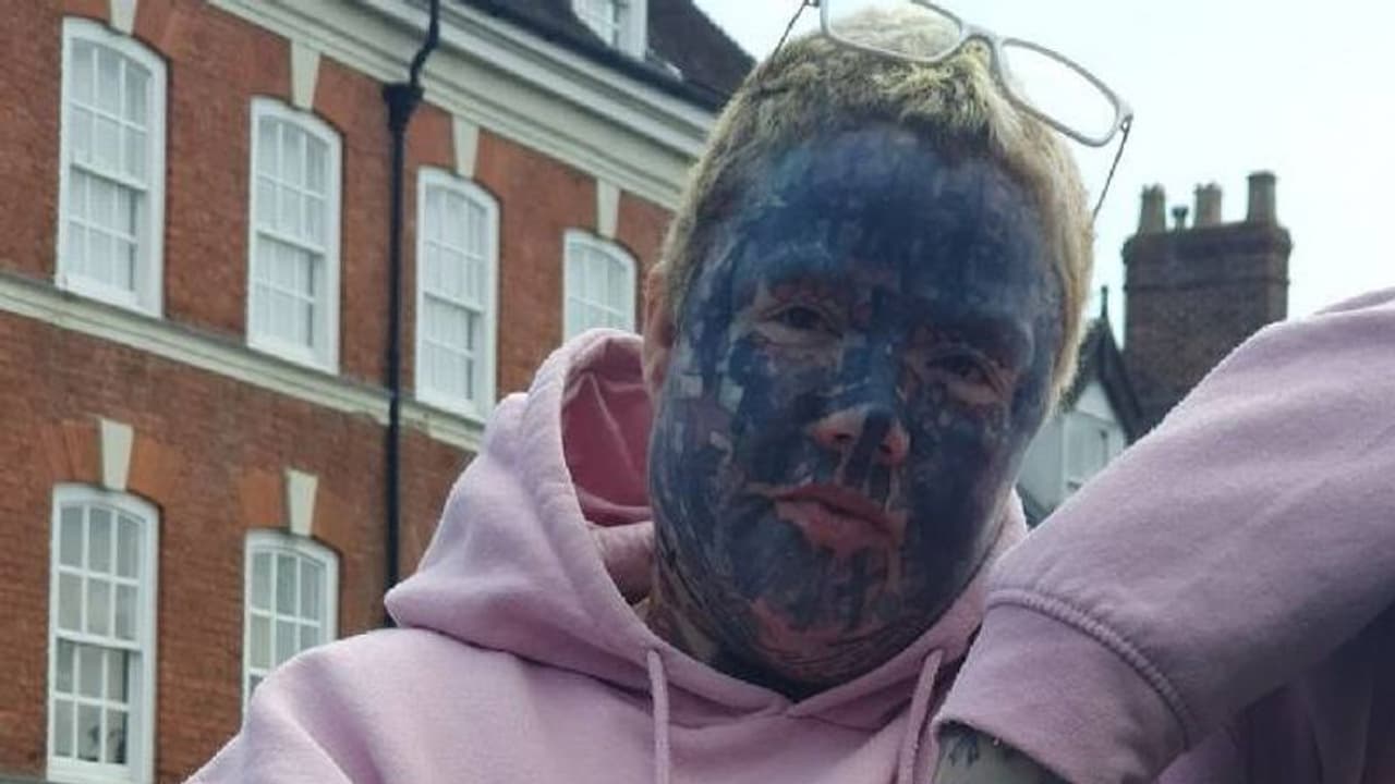 മുഖം നിറയെ ടാറ്റൂ, മൂന്ന് തവണ ടിക്ടോക്കിൽ ബാൻ കിട്ടി എന്ന് 46 കാരി മുഖം നിറയെ ടാറ്റൂ, മൂന്ന് തവണ ടിക്ടോക്കിൽ ബാൻ കിട്ടി എന്ന് 46 കാരി