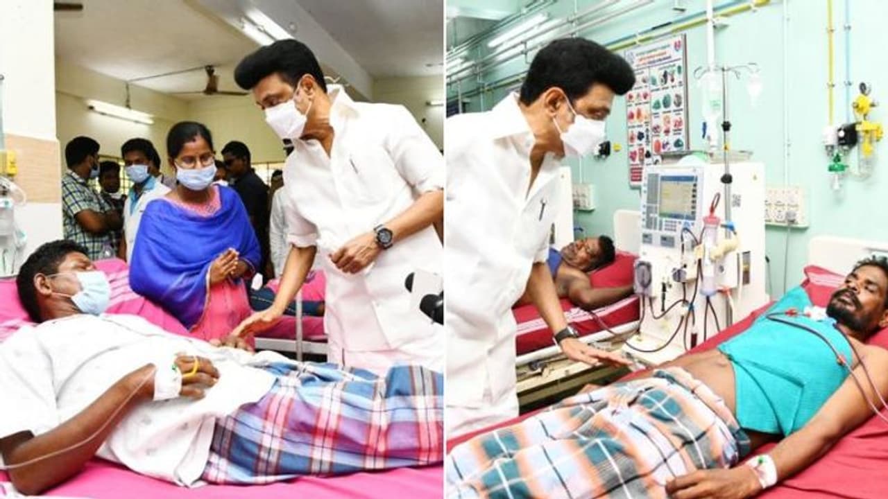 கவலைப்படாதீங்க.! கள்ளச்சாராயம் அருந்தி உயிரிழந்தோர் குடும்பத்தினருக்கு முதல்வர் மு.க.ஸ்டாலின் ஆறுதல் கவலைப்படாதீங்க.! கள்ளச்சாராயம் அருந்தி உயிரிழந்தோர் குடும்பத்தினருக்கு முதல்வர் மு.க.ஸ்டாலின் ஆறுதல்