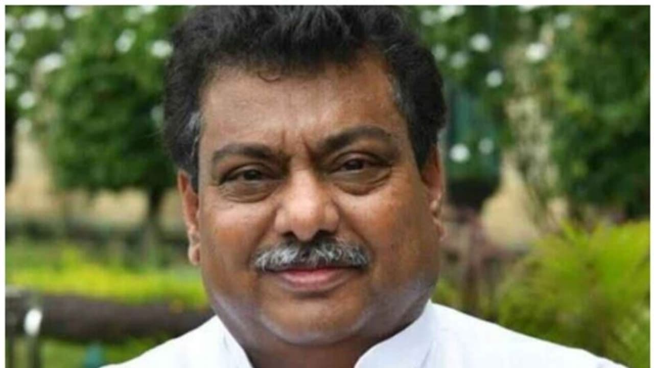 'മുഖ്യമന്ത്രി സ്ഥാനത്തിലടക്കം ഹൈക്കമാന്റ് തീരുമാനം കാക്കുകയാണ്'; ഉപമുഖ്യമന്ത്രിയാകാൻ തയ്യാറെന്ന് എംബി പാട്ടീൽ 