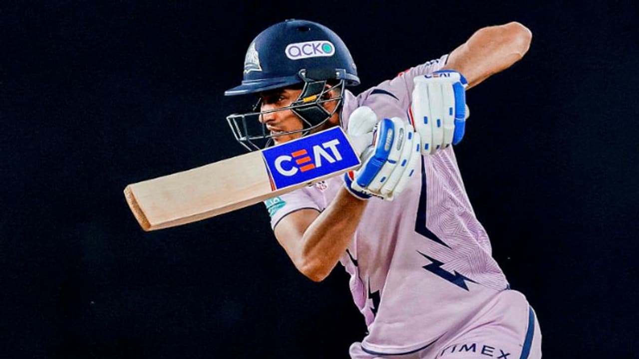 മിന്നല് ഗില്, സെഞ്ചുറി! ഭുവിക്ക് അഞ്ച് വിക്കറ്റ്, അവസാന ഓവറില് വിക്കറ്റ് മഴ; ഗുജറാത്തിന് 188 മിന്നല് ഗില്, സെഞ്ചുറി! ഭുവിക്ക് അഞ്ച് വിക്കറ്റ്, അവസാന ഓവറില് വിക്കറ്റ് മഴ; ഗുജറാത്തിന് 188