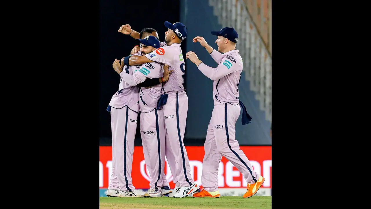 ഷമി കൊടുങ്കാറ്റില് ക്ലാസന് വെടിക്കെട്ട് അണഞ്ഞു; ഗുജറാത്ത് പ്ലേ ഓഫില്, സണ്റൈസേഴ്സ് അസ്തമിച്ചു ഷമി കൊടുങ്കാറ്റില് ക്ലാസന് വെടിക്കെട്ട് അണഞ്ഞു; ഗുജറാത്ത് പ്ലേ ഓഫില്, സണ്റൈസേഴ്സ് അസ്തമിച്ചു