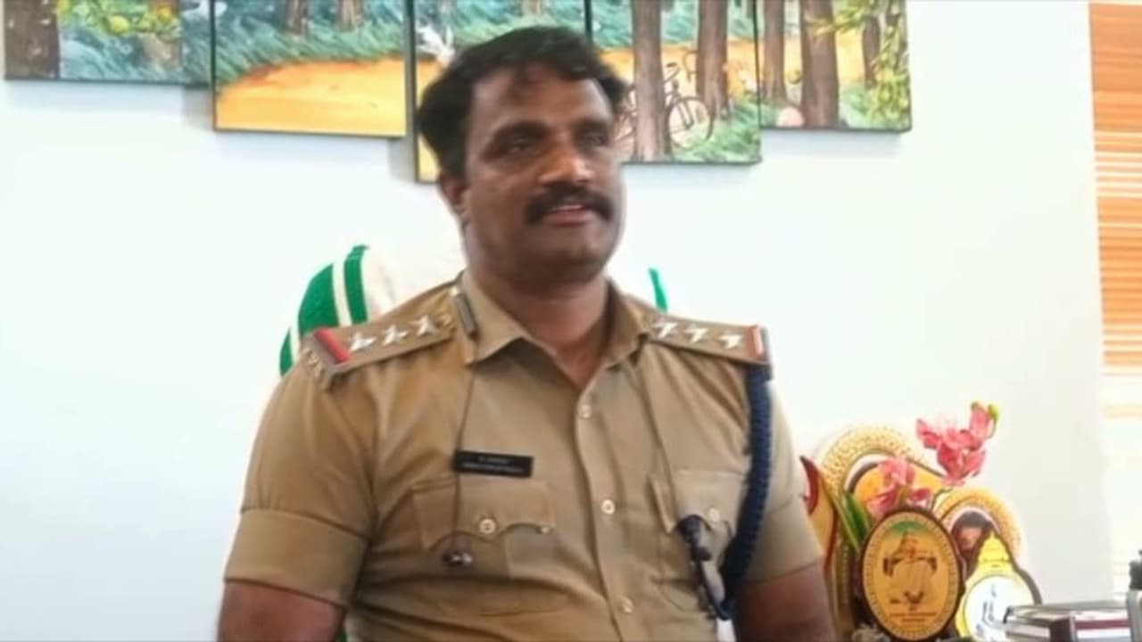 കേസ് അട്ടിമറിക്കുന്നത് പതിവ്; സസ്പെൻഷനിലായ വർക്കല സിഐക്കെതിരായ റിപ്പോർട്ടുകൾ പൂഴ്ത്തി കേസ് അട്ടിമറിക്കുന്നത് പതിവ്; സസ്പെൻഷനിലായ വർക്കല സിഐക്കെതിരായ റിപ്പോർട്ടുകൾ പൂഴ്ത്തി