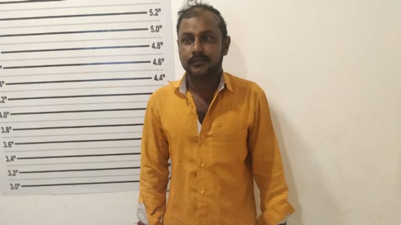 സംരക്ഷണ ഉത്തരവ് നിലനില്ക്കെ ഭാര്യയും മക്കളെയും വീട്ടില് അതിക്രമിച്ച് കയറി ആക്രമിച്ചു, യുവാവ് അറസ്റ്റില് സംരക്ഷണ ഉത്തരവ് നിലനില്ക്കെ ഭാര്യയും മക്കളെയും വീട്ടില് അതിക്രമിച്ച് കയറി ആക്രമിച്ചു, യുവാവ് അറസ്റ്റില്