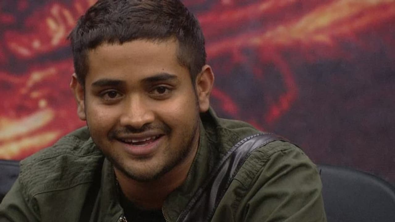 'മുഖംമൂടിയണിഞ്ഞാണോ നടക്കുന്നത്?', മാധ്യമപ്രവര്ത്തകന്റെ ചോദ്യത്തോട് പ്രതികരിച്ച് ജുനൈസ് 'മുഖംമൂടിയണിഞ്ഞാണോ നടക്കുന്നത്?', മാധ്യമപ്രവര്ത്തകന്റെ ചോദ്യത്തോട് പ്രതികരിച്ച് ജുനൈസ്