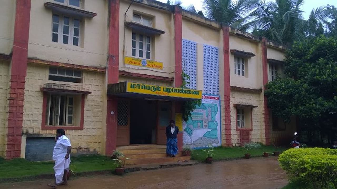 தெற்காசியாவிலேயே மிகப் பெரிய பழ பண்ணை... மிக விரைவில் சுற்றுலா தளமாக மாறுகிறது!! தெற்காசியாவிலேயே மிகப் பெரிய பழ பண்ணை... மிக விரைவில் சுற்றுலா தளமாக மாறுகிறது!!