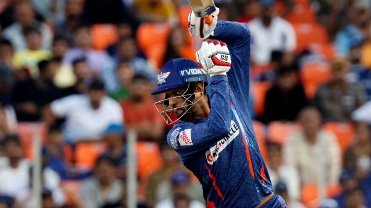 ഇതിലും ഭേദം ഒരു കല്ല് വെക്കുന്നതായിരുന്നു; ദീപക് ഹൂഡ ഐപിഎല്ലിലെ ഏറ്റവും മോശം റെക്കോര്ഡില് ഇതിലും ഭേദം ഒരു കല്ല് വെക്കുന്നതായിരുന്നു; ദീപക് ഹൂഡ ഐപിഎല്ലിലെ ഏറ്റവും മോശം റെക്കോര്ഡില്