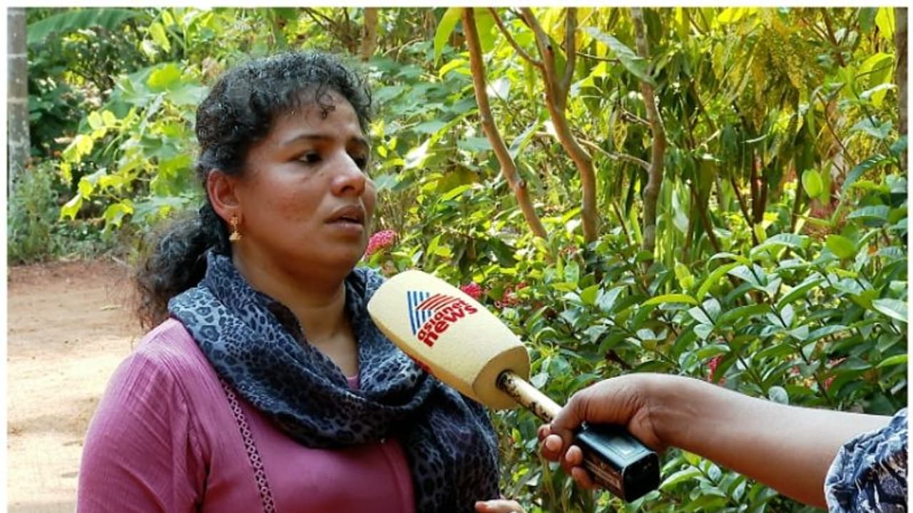 അനധികൃത മണ്ണെടുപ്പ് ചോദ്യം ചെയ്ത സിപിഎം വനിതാ പഞ്ചായത്തംഗത്തെ ബ്രാഞ്ച് കമ്മിറ്റിയംഗം കൈയേറ്റം ചെയ്തു, പരാതി