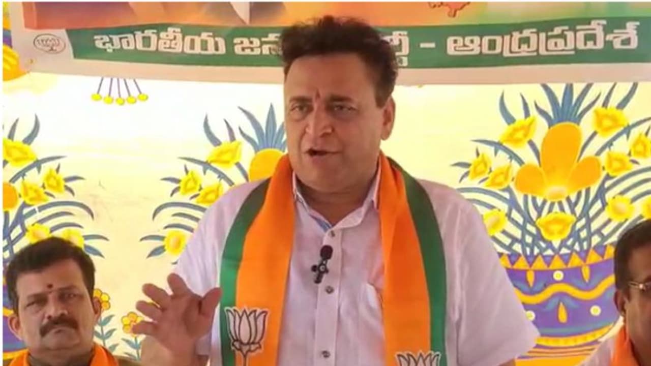 బూతులతోనే ఫేమస్.. సంక్రాంతిని క్యాసినోగా మార్చాడు , అసెంబ్లీకి మళ్లీ పంపొద్దు : కొడాలి నానిపై సునీల్ దియోధర్ బూతులతోనే ఫేమస్.. సంక్రాంతిని క్యాసినోగా మార్చాడు , అసెంబ్లీకి మళ్లీ పంపొద్దు : కొడాలి నానిపై సునీల్ దియోధర్