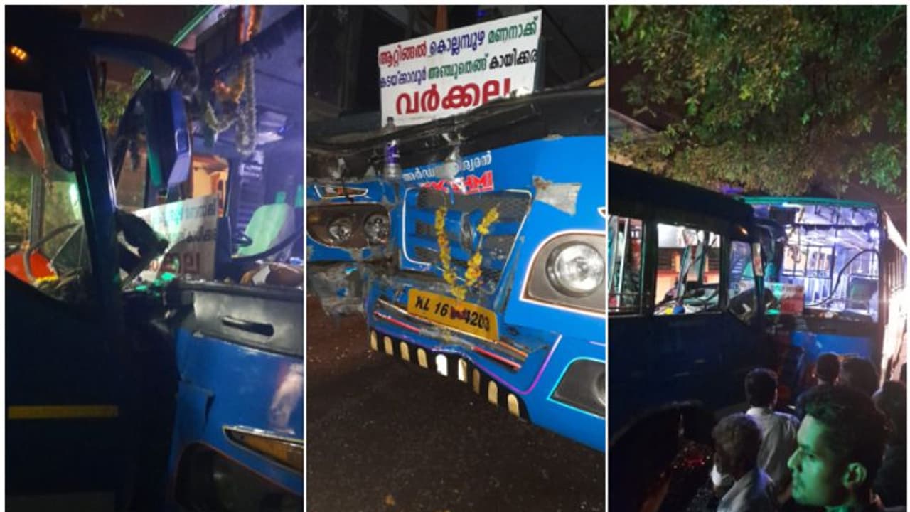 ആറ്റിങ്ങൽ വാളക്കാട് ഇളമ്പ തടത്തിൽ സ്വകാര്യ ബസുകൾ കൂട്ടിമുട്ടി 10 പേർക്ക് പരിക്ക്