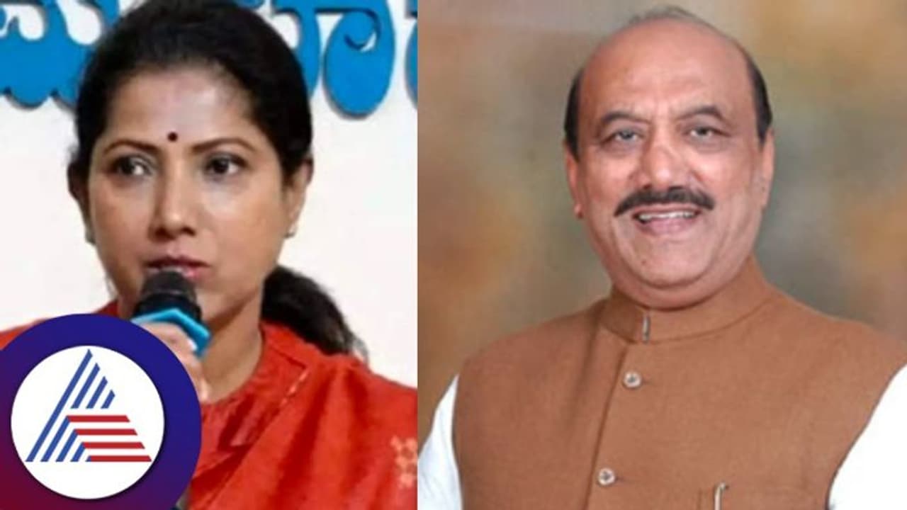 ‘ಸಿದ್ದು ಸಿಎಂ’ ಎಂದ ಪುಷ್ಪಾ ಅಮರನಾಥ, ಅಶೋಕ ಪಟ್ಟಣ್: ಕಠಿಣ ಕ್ರಮದ ಎಚ್ಚರಿಕೆ ನೀಡಿದ ಸುರ್ಜೇವಾಲ! ‘ಸಿದ್ದು ಸಿಎಂ’ ಎಂದ ಪುಷ್ಪಾ ಅಮರನಾಥ, ಅಶೋಕ ಪಟ್ಟಣ್: ಕಠಿಣ ಕ್ರಮದ ಎಚ್ಚರಿಕೆ ನೀಡಿದ ಸುರ್ಜೇವಾಲ!