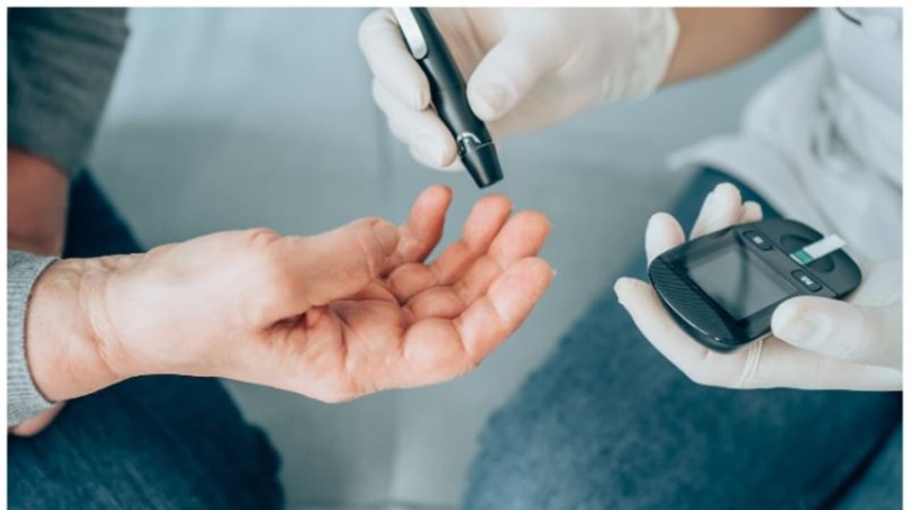 Health Tips : ഈ ഭക്ഷണങ്ങൾ ടെെപ്പ് 2 പ്രമേഹ സാധ്യത വർദ്ധിപ്പിക്കുന്നു 