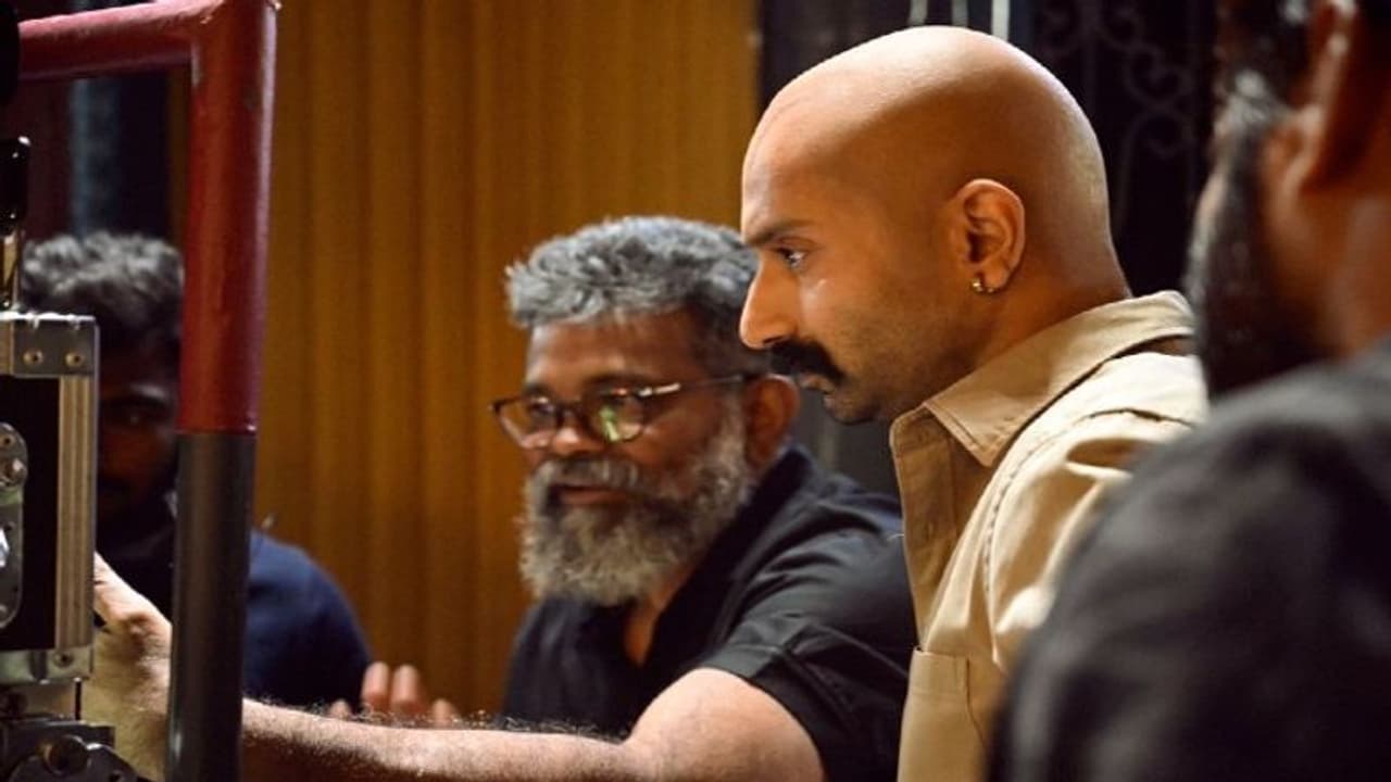 పుష్ప2 నుంచి క్రేజీ అప్ డేట్, సెట్ లో అడుగు పెట్టిన పోలీస్ బాస్.. పుష్ప2 నుంచి క్రేజీ అప్ డేట్, సెట్ లో అడుగు పెట్టిన పోలీస్ బాస్..