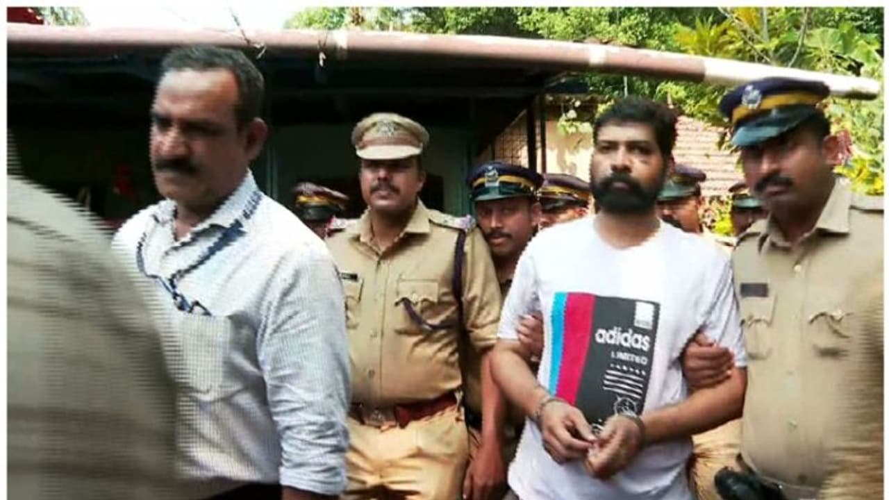 ഡോക്ടർ വന്ദന ദാസ് കൊലക്കേസ്; പ്രതി സന്ദീപിനെ കുടവട്ടൂരിലെ വീട്ടിലെത്തിച്ച് തെളിവെടുപ്പ് 