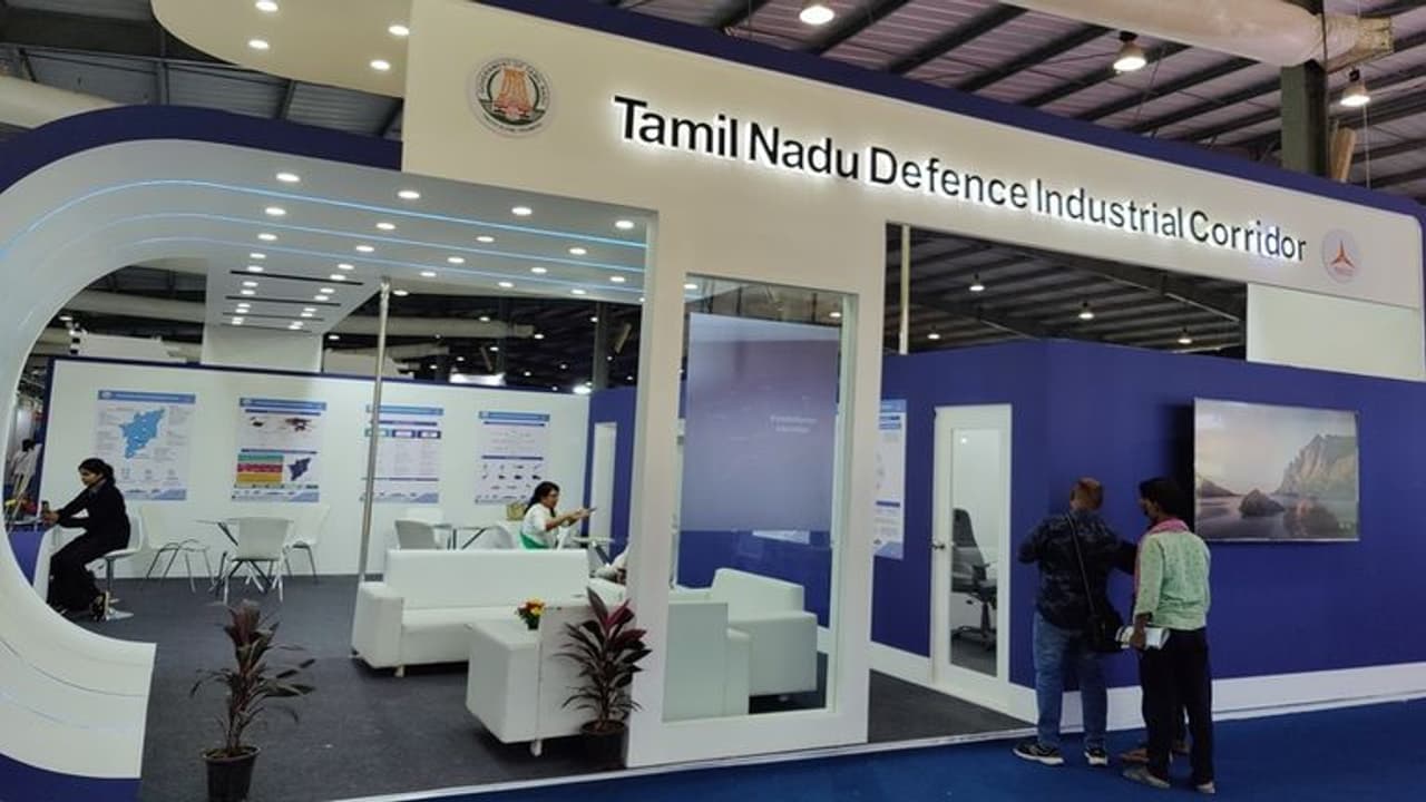 கோவையில் அமைய உள்ள 2 ராணுவ தொழில் பூங்காக்கள்.. வெளியான முக்கிய தகவல் கோவையில் அமைய உள்ள 2 ராணுவ தொழில் பூங்காக்கள்.. வெளியான முக்கிய தகவல்