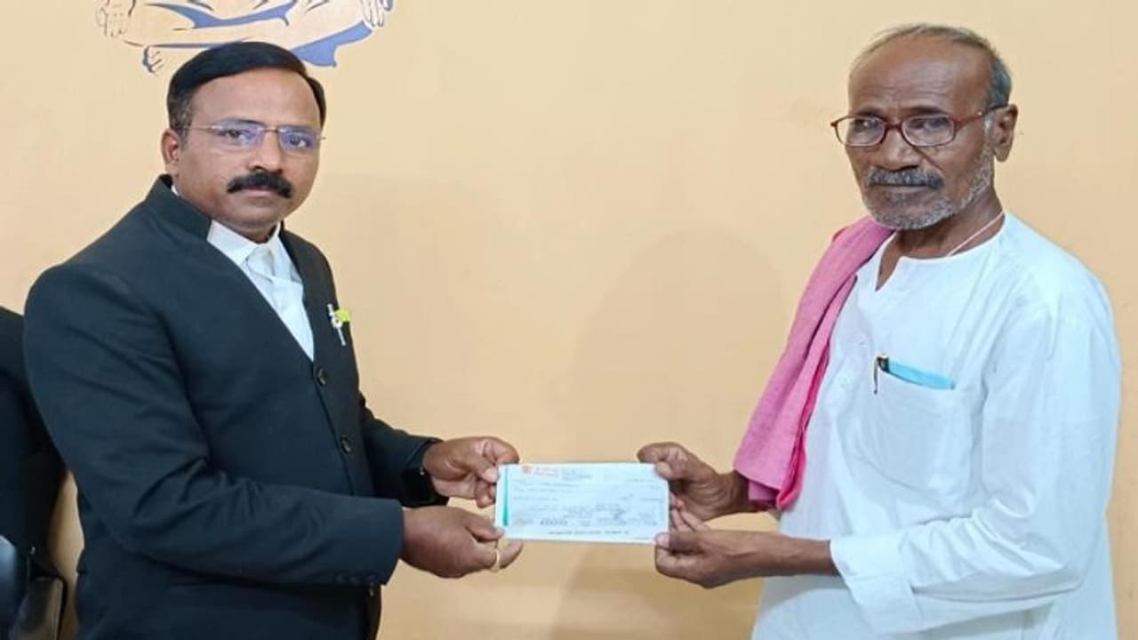 ಕಲಬುರಗಿ: ಅನ್ಯಾಯವಾದವರಿಗೆ ದಿಕ್ಕಾಯ್ತು ಕೋರ್ಟ್, ಕಾನೂನು ಸಮರದಿಂದ ಪರಿಹಾರ ಪಡೆದ ರೈತ..! ಕಲಬುರಗಿ: ಅನ್ಯಾಯವಾದವರಿಗೆ ದಿಕ್ಕಾಯ್ತು ಕೋರ್ಟ್, ಕಾನೂನು ಸಮರದಿಂದ ಪರಿಹಾರ ಪಡೆದ ರೈತ..!