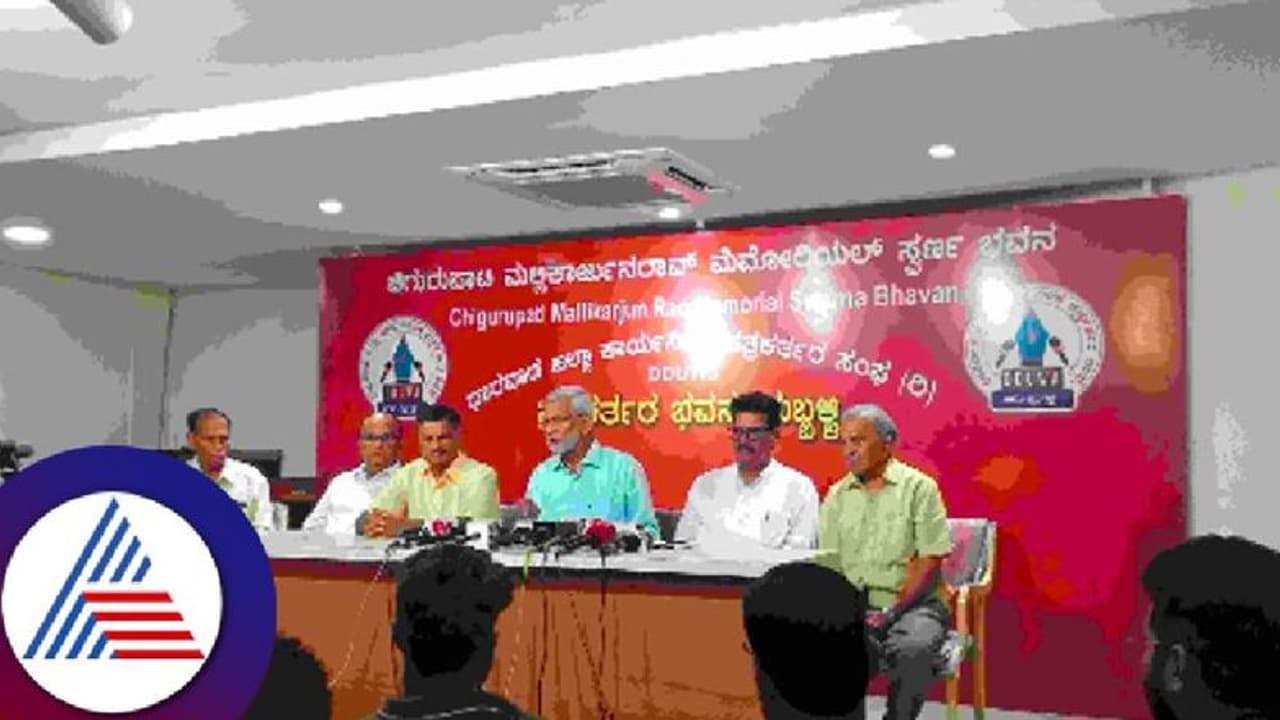 ಲಿಂಗಾಯತರಿಗೆ ಪ್ರಾಶಸ್ತ್ಯ ನೀಡದಿದ್ದರೆ ಕಾಂಗ್ರೆಸ್ಗೆ ತಕ್ಕ ಪಾಠ: ಡಾ.ಜಾಮದಾರ ಎಚ್ಚರಿಕೆ ಲಿಂಗಾಯತರಿಗೆ ಪ್ರಾಶಸ್ತ್ಯ ನೀಡದಿದ್ದರೆ ಕಾಂಗ್ರೆಸ್ಗೆ ತಕ್ಕ ಪಾಠ: ಡಾ.ಜಾಮದಾರ ಎಚ್ಚರಿಕೆ