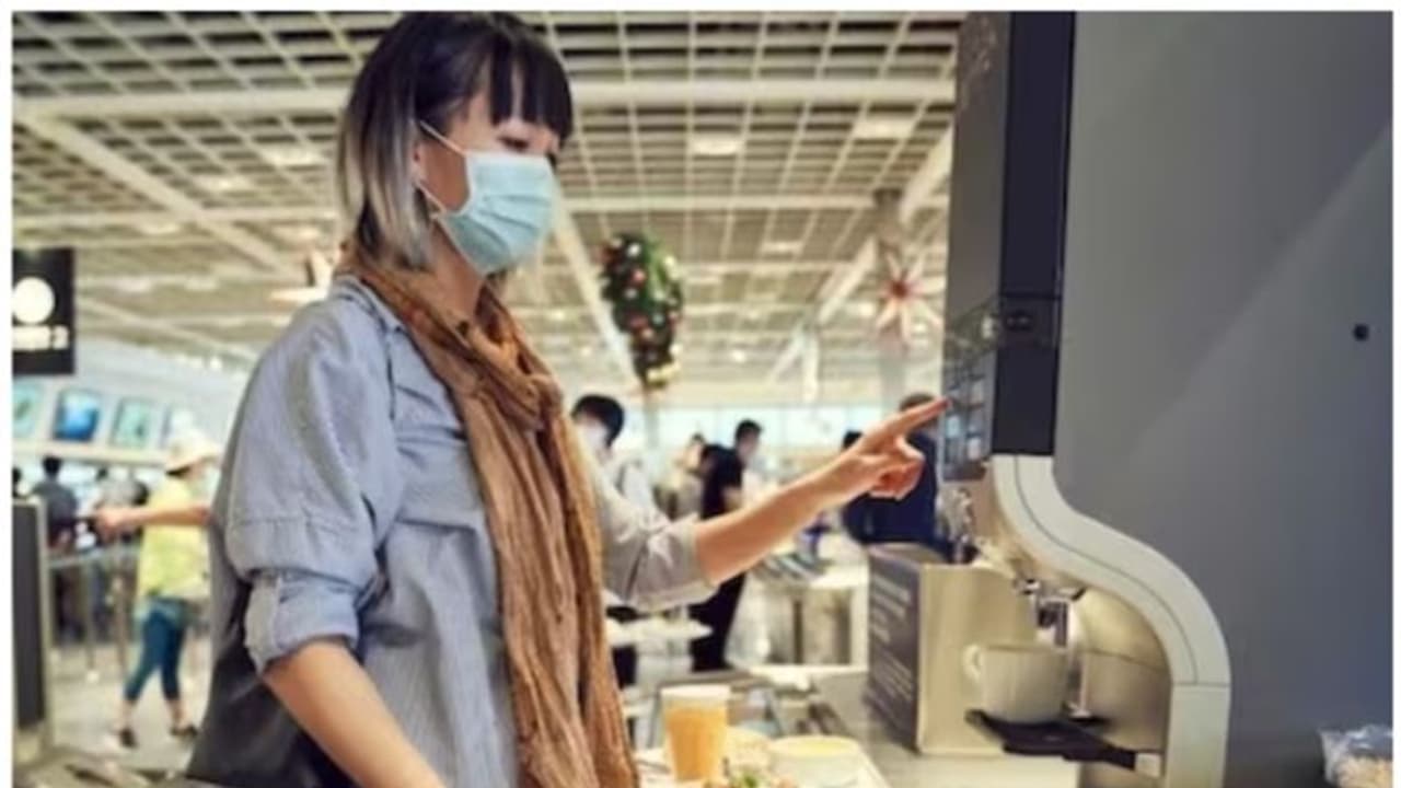 കഴിക്കാൻ കഴിയുന്നതിലും കൂടുതൽ ഭക്ഷണം ഓർഡർ ചെയ്ത യുവതിക്ക് ബിൽ, ഓര്ഡര് ചെയ്ത ഭക്ഷണത്തെക്കാള് 10 മടങ്ങ് അധികം കഴിക്കാൻ കഴിയുന്നതിലും കൂടുതൽ ഭക്ഷണം ഓർഡർ ചെയ്ത യുവതിക്ക് ബിൽ, ഓര്ഡര് ചെയ്ത ഭക്ഷണത്തെക്കാള് 10 മടങ്ങ് അധികം