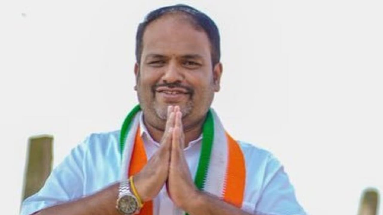 ಫ್ಲೆಕ್ಸ್ ಹಾವಳಿಗೆ ಬ್ರೇಕ್: ನುಡಿದಂತೆ ನಡೆದ ಗುಂಡ್ಲುಪೇಟೆ ಶಾಸಕ ಗಣೇಶ್ಪ್ರಸಾದ್ ಫ್ಲೆಕ್ಸ್ ಹಾವಳಿಗೆ ಬ್ರೇಕ್: ನುಡಿದಂತೆ ನಡೆದ ಗುಂಡ್ಲುಪೇಟೆ ಶಾಸಕ ಗಣೇಶ್ಪ್ರಸಾದ್