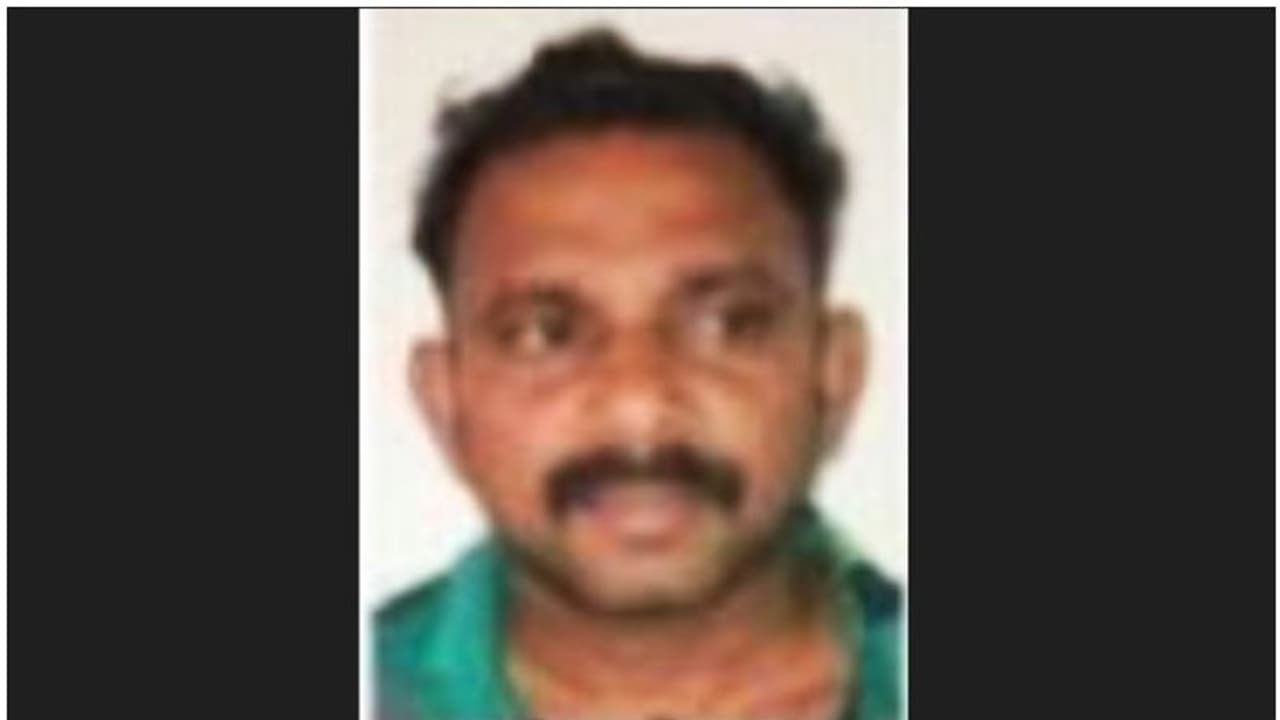 കാമുകിയുടെ മകളെ ടിപ്പറിടിപ്പിച്ച് വധിക്കാൻ ശ്രമിച്ചെന്ന് പരാതി: ജാമ്യത്തിലിറങ്ങിയ പൂഴിക്കുട്ടനെതിരെ കേസ് കാമുകിയുടെ മകളെ ടിപ്പറിടിപ്പിച്ച് വധിക്കാൻ ശ്രമിച്ചെന്ന് പരാതി: ജാമ്യത്തിലിറങ്ങിയ പൂഴിക്കുട്ടനെതിരെ കേസ്