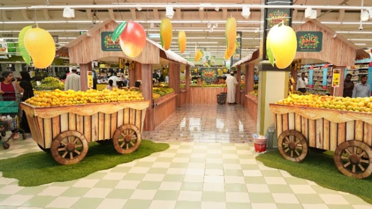 അറുപതിലധികം ഇനം മാമ്പഴങ്ങളുമായി ഒമാനില്‍ മാംഗോ മാനിയ ഫെസ്റ്റിവൽ 2023ന് തുടക്കമായി