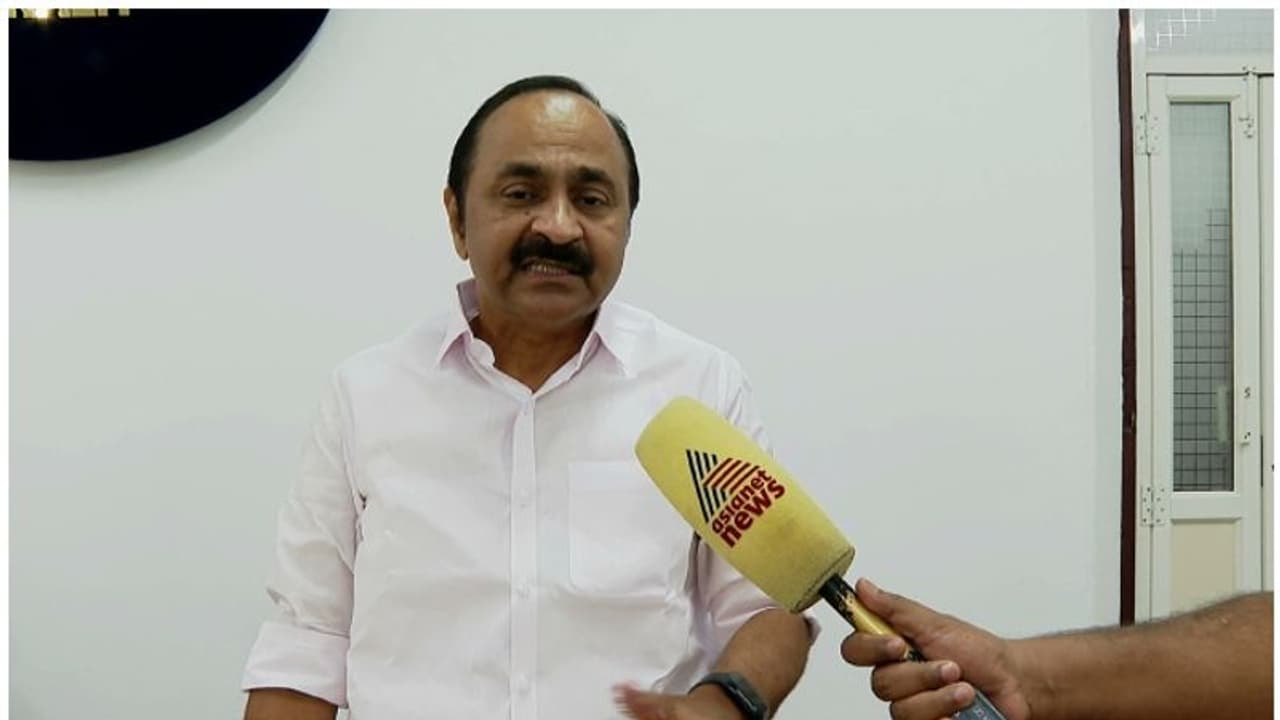 സർക്കാരിന് പാസ് മാർക്ക് പോലും നല്‍കില്ല; മുഖ്യമന്ത്രിക്ക് തലയിൽ മുണ്ടിട്ട് നടക്കേണ്ട ഗതി വരുമെന്ന് സതീശൻ