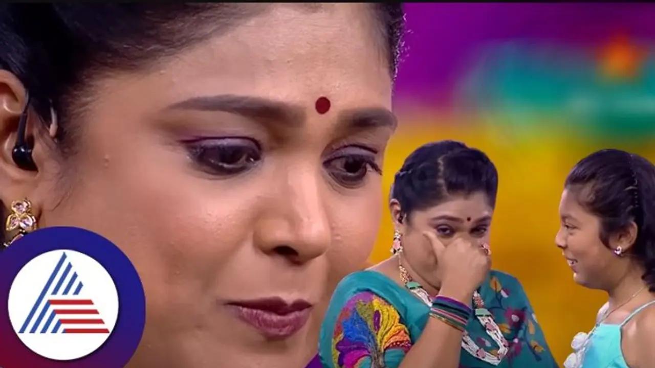 ವೇದಿಕೆ ಮೇಲೆ ಮಗಳಿಂದ ಶಾಲಿನಿಗೆ ಪಂಚ್ ಮೇಲೆ ಪಂಚ್; ಭಾವುಕ ವಿಡಿಯೋ ವೈರಲ್! ವೇದಿಕೆ ಮೇಲೆ ಮಗಳಿಂದ ಶಾಲಿನಿಗೆ ಪಂಚ್ ಮೇಲೆ ಪಂಚ್; ಭಾವುಕ ವಿಡಿಯೋ ವೈರಲ್!