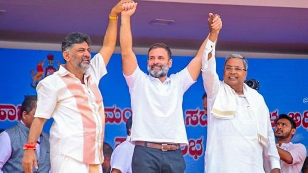 40 ಪರ್ಸೆಂಟ್ ಆರೋಪ; ಸಿಎಂ ಸಿದ್ದು, ಡಿಕೆಶಿ, ರಾಹುಲ್ ಗಾಂಧಿಗೆ ಕೋರ್ಟ್ ಸಮನ್ಸ್! 40 ಪರ್ಸೆಂಟ್ ಆರೋಪ; ಸಿಎಂ ಸಿದ್ದು, ಡಿಕೆಶಿ, ರಾಹುಲ್ ಗಾಂಧಿಗೆ ಕೋರ್ಟ್ ಸಮನ್ಸ್!