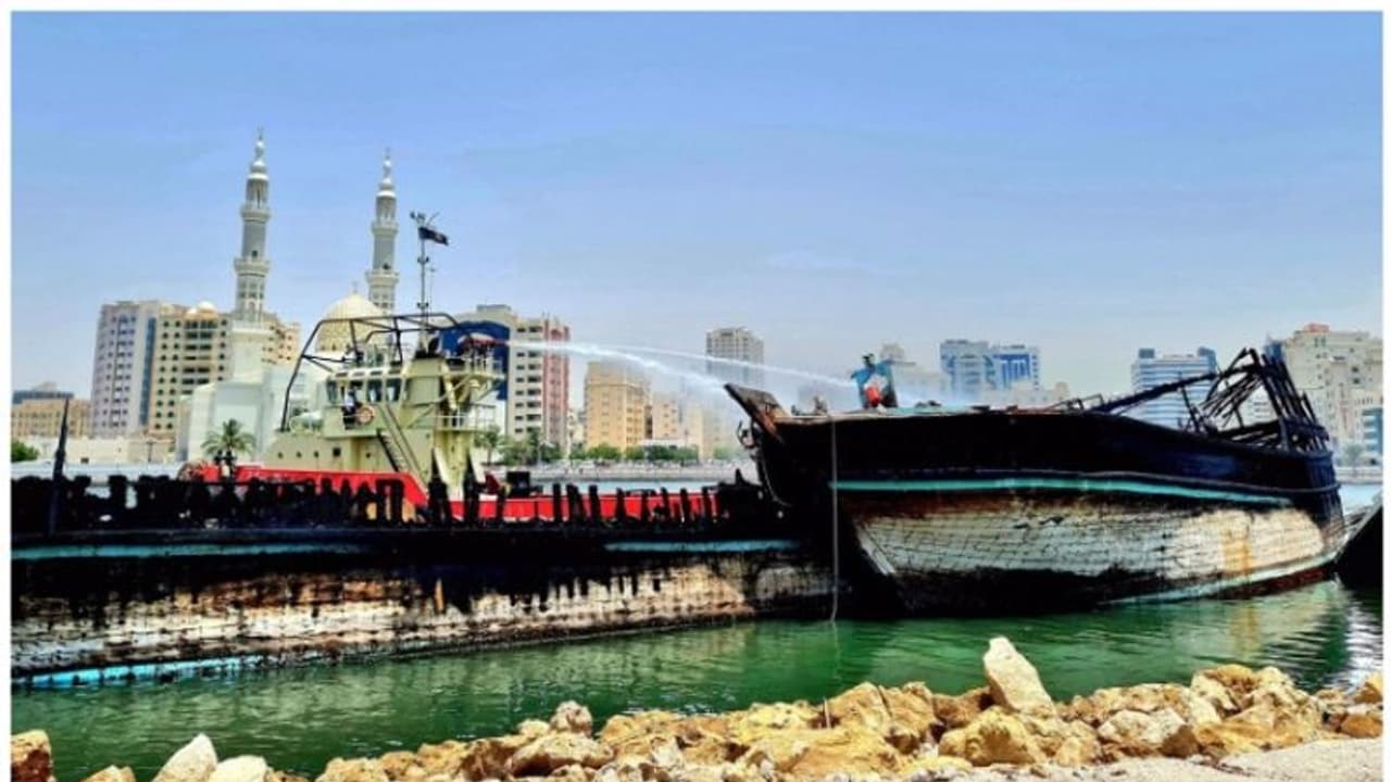 യുഎഇയില്‍ അഞ്ച് ബോട്ടുകള്‍ക്ക് തീപിടിച്ച് പ്രവാസിക്ക് പരിക്കേറ്റു