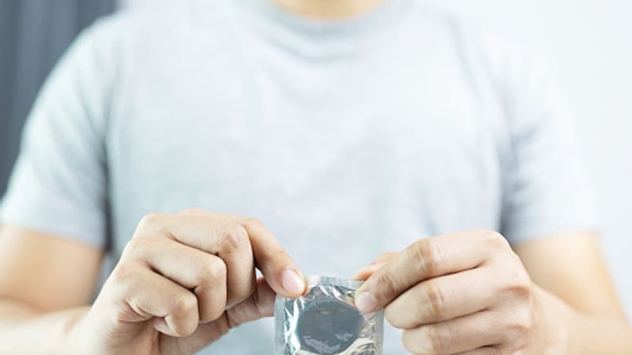 ഓസ്ട്രേലിയയില് ഒരുമിച്ച് പഠിച്ച 60 ലധികം സ്ത്രീകള്ക്ക് തപാലില് ലഭിച്ചത് ഉപയോഗിച്ച കോണ്ടവും ഭീഷണി കത്തും ! ഓസ്ട്രേലിയയില് ഒരുമിച്ച് പഠിച്ച 60 ലധികം സ്ത്രീകള്ക്ക് തപാലില് ലഭിച്ചത് ഉപയോഗിച്ച കോണ്ടവും ഭീഷണി കത്തും !