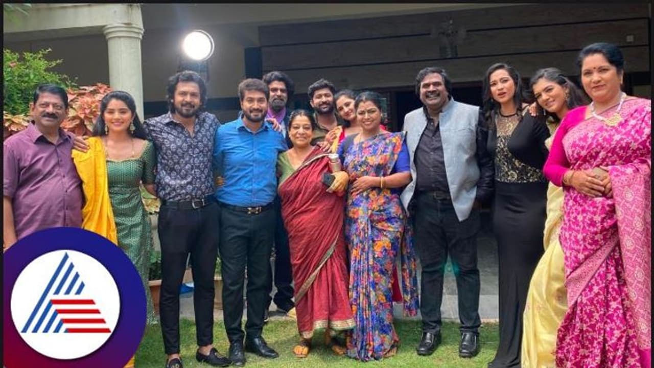 ಎಲ್ಲರನ್ನು ಒಂದು ಮಾಡಿದ ಶಾರದಮ್ಮ; ಜೊತೆ ಜೊತೆಯಲಿ ಧಾರಾವಾಹಿ ಮುಕ್ತಾಯಕ್ಕೆ ನಿಮ್ಮ ಅಭಿಪ್ರಾಯವೇನು? ಎಲ್ಲರನ್ನು ಒಂದು ಮಾಡಿದ ಶಾರದಮ್ಮ; ಜೊತೆ ಜೊತೆಯಲಿ ಧಾರಾವಾಹಿ ಮುಕ್ತಾಯಕ್ಕೆ ನಿಮ್ಮ ಅಭಿಪ್ರಾಯವೇನು?