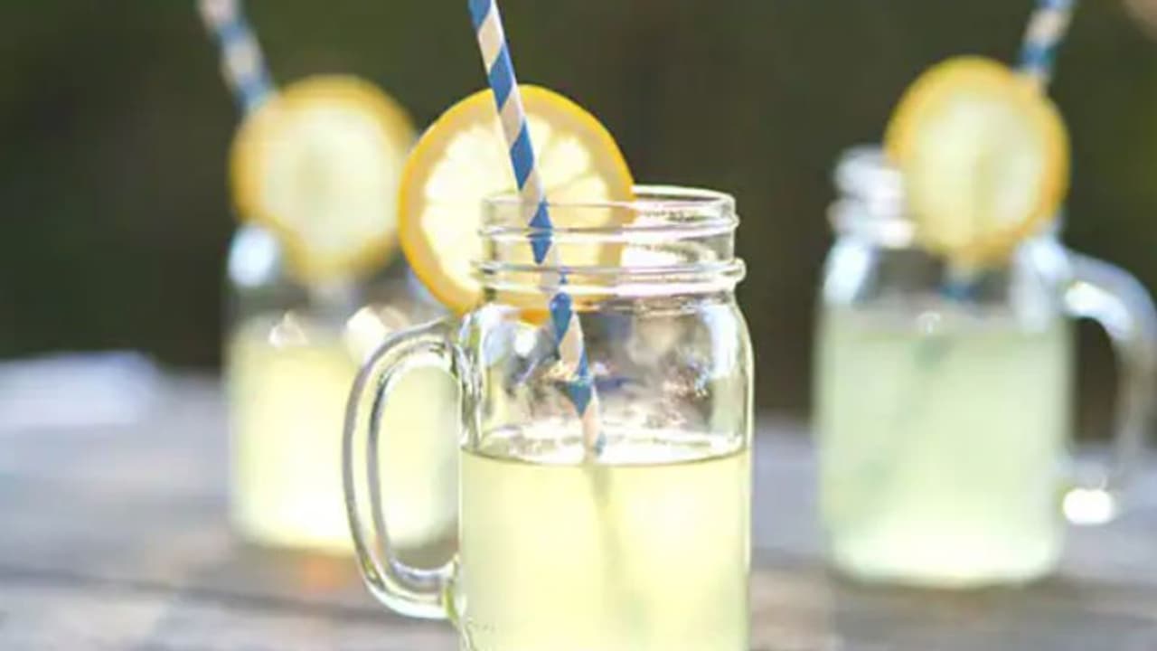 ചൂടുകാലത്ത് ദിവസവും കുടിക്കാം ഈ നാല് പാനീയങ്ങള്; അറിയാം ഗുണങ്ങള്... ചൂടുകാലത്ത് ദിവസവും കുടിക്കാം ഈ നാല് പാനീയങ്ങള്; അറിയാം ഗുണങ്ങള്...