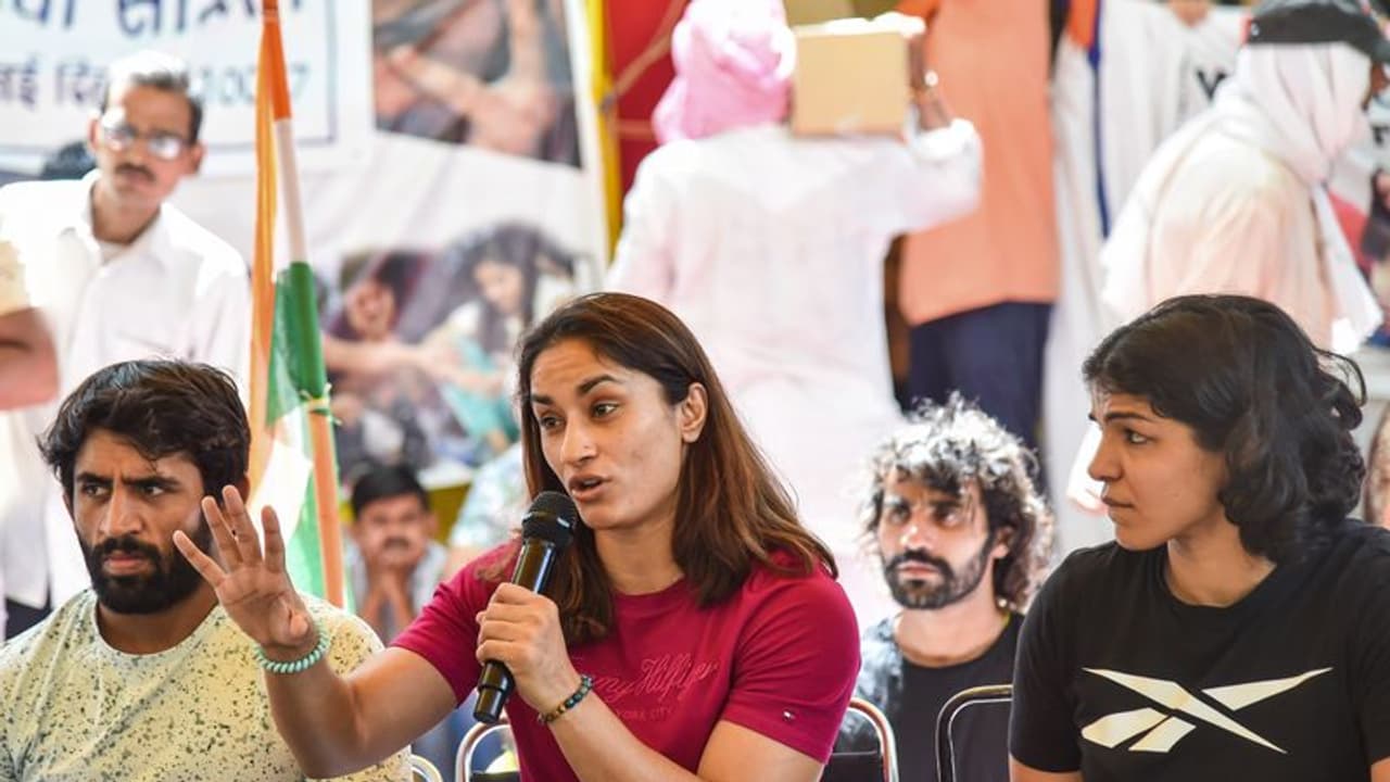 ഗുസ്തി താരങ്ങളുടെ സമരം 29ാം ദിവസം, സമരത്തിൻറെ ഭാവി തീരുമാനിക്കാൻ ഇന്ന് ഖാപ് പഞ്ചായത്ത് ഗുസ്തി താരങ്ങളുടെ സമരം 29ാം ദിവസം, സമരത്തിൻറെ ഭാവി തീരുമാനിക്കാൻ ഇന്ന് ഖാപ് പഞ്ചായത്ത്