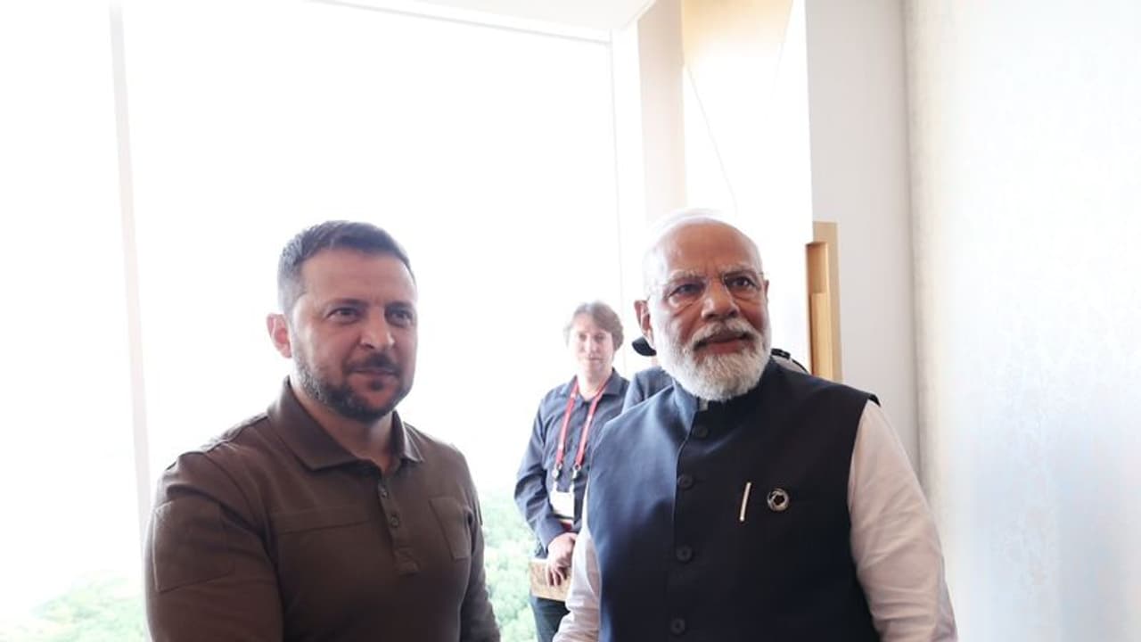 റഷ്യ യുക്രെയ്ന് യുദ്ധം അവസാനിപ്പിക്കാന് സാധ്യമായതെല്ലാം ചെയ്യും; സെലന്സ്കിയുമായി കൂടിക്കാഴ്ച നടത്തി മോദി റഷ്യ യുക്രെയ്ന് യുദ്ധം അവസാനിപ്പിക്കാന് സാധ്യമായതെല്ലാം ചെയ്യും; സെലന്സ്കിയുമായി കൂടിക്കാഴ്ച നടത്തി മോദി