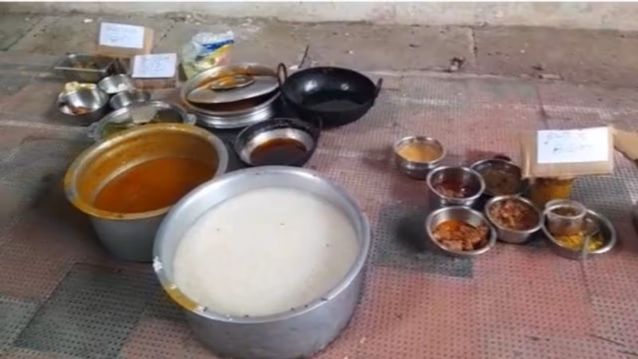 പഴയ ഇറച്ചിക്കറി, ചപ്പാത്തി, ഇന്നലത്തെ ചോറ്.... ഒന്നും പഠിക്കാതെ ഹോട്ടലുകൾ; ആലുവയിൽ പഴകിയ ഭക്ഷണം പിടിച്ചു