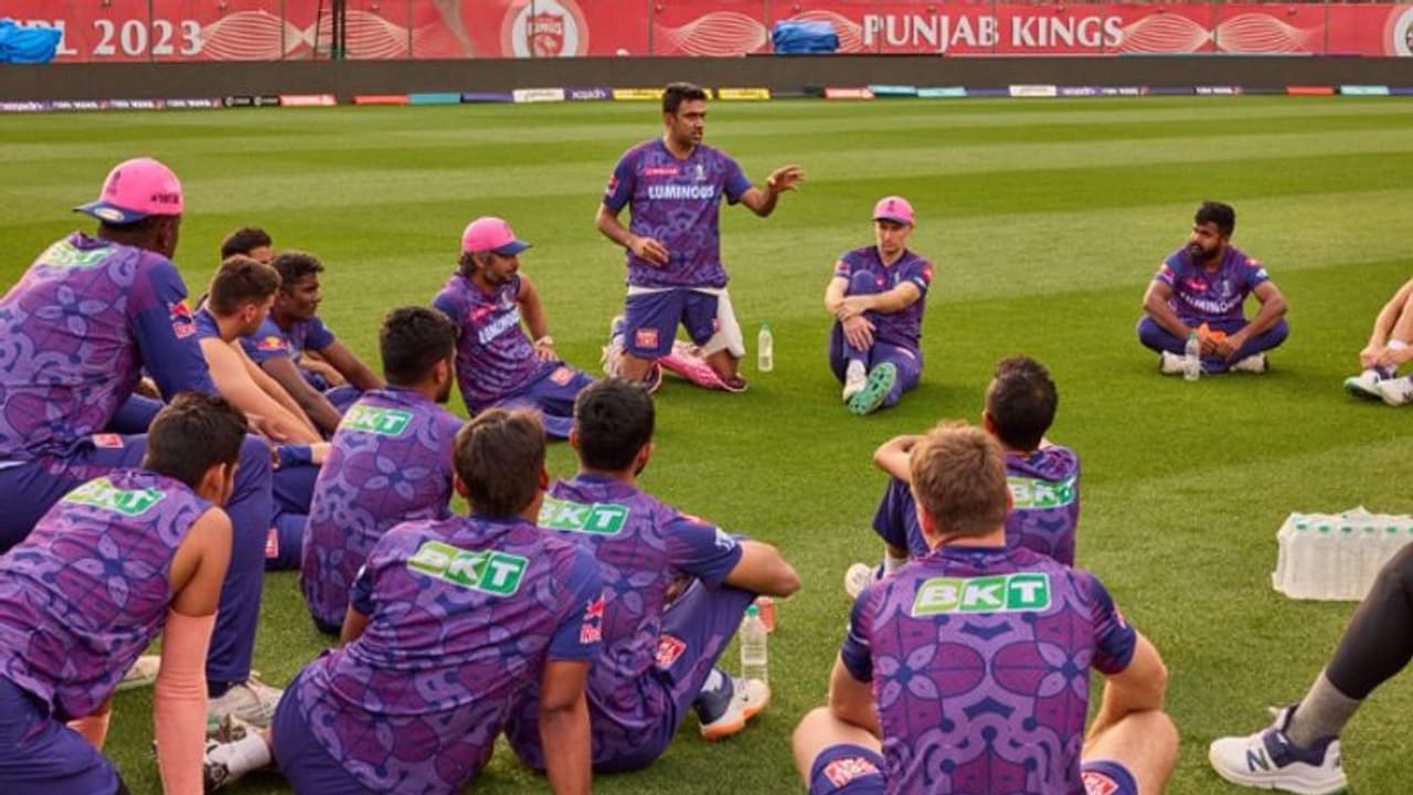 ടീമിന്റെ ഔദ്യോഗിക ഭാഷ തെലുഗു, പ്രിയപ്പെട്ടത് ഗുജറാത്തി ഭക്ഷണം! സഞ്ജുവിന്റെ വഴിയേ അശ്വിനും; ട്വീറ്റ് വൈറല് ടീമിന്റെ ഔദ്യോഗിക ഭാഷ തെലുഗു, പ്രിയപ്പെട്ടത് ഗുജറാത്തി ഭക്ഷണം! സഞ്ജുവിന്റെ വഴിയേ അശ്വിനും; ട്വീറ്റ് വൈറല്