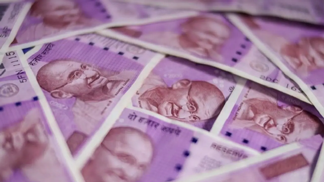 Supreme Court refuses urgent listing of plea challenging Rs 2,000 note exchange