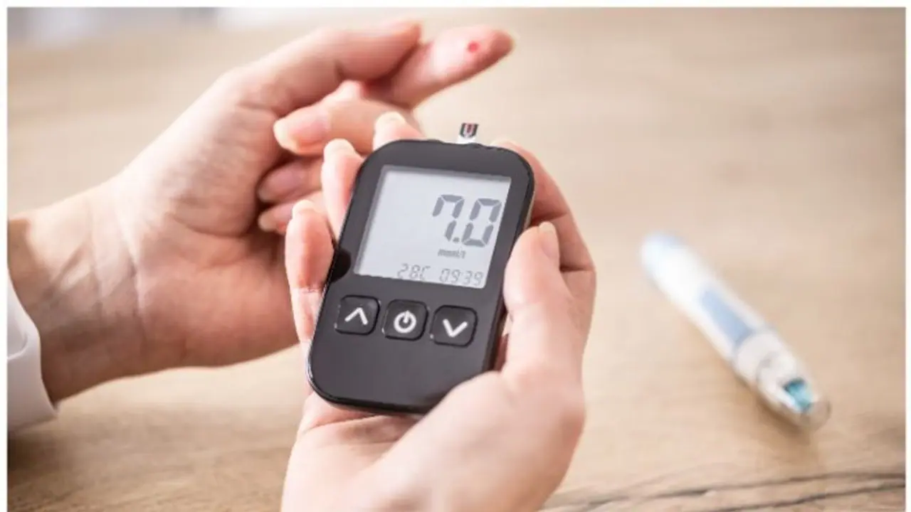 വെറും വയറ്റിൽ ഈ പാനീയങ്ങൾ കുടിക്കൂ, രക്തത്തിലെ പ‍ഞ്ചസാരയുടെ അളവിനെ നിയന്ത്രിച്ച് നിർത്താം