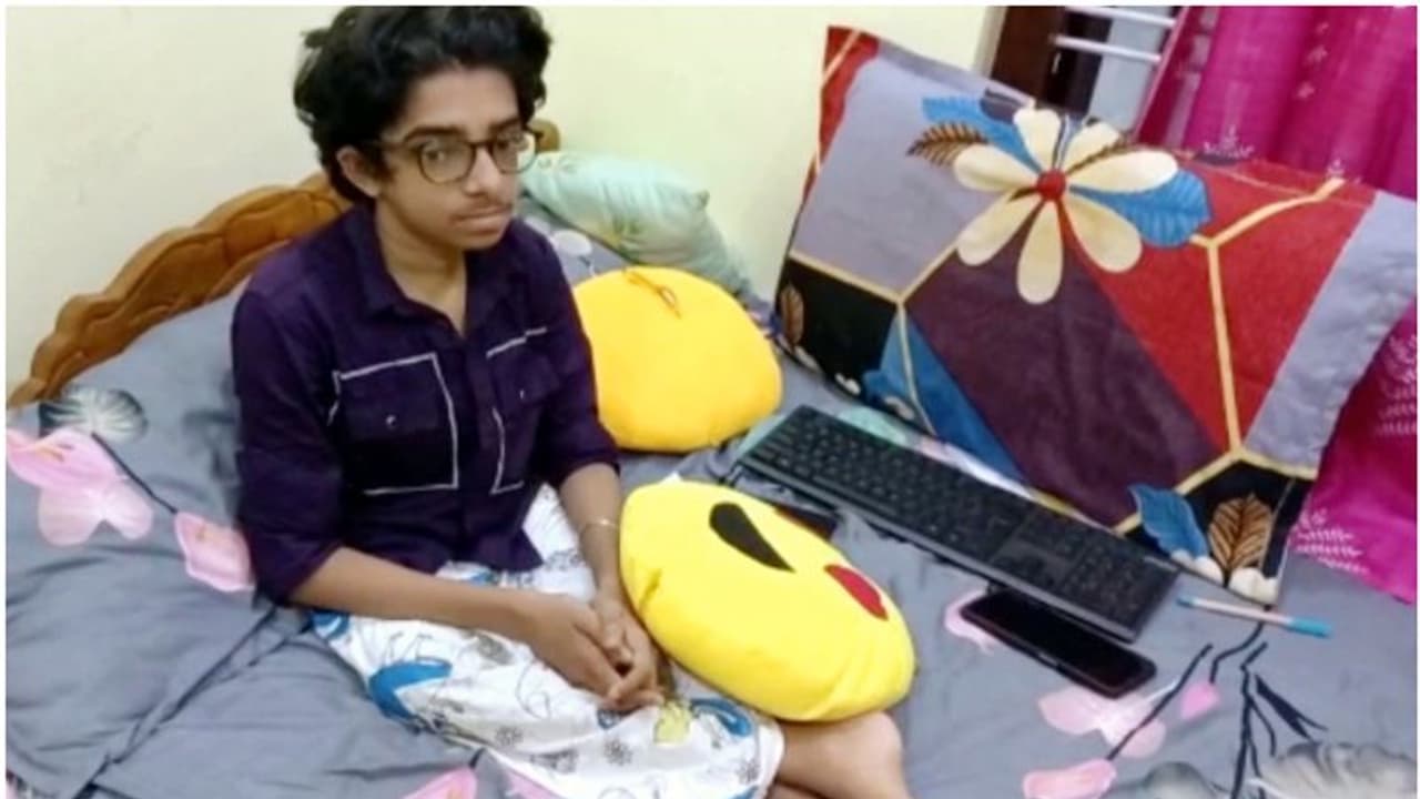 എല്ലുകൾ പൊട്ടി പോകുന്ന അവസ്ഥ, അസഹനീയമായ വേദന; കുടുംബത്തിന് താങ്ങാകണം, എസ്എസ്എൽസിയിൽ മികച്ച വിജയവുമായി ജാസിം എല്ലുകൾ പൊട്ടി പോകുന്ന അവസ്ഥ, അസഹനീയമായ വേദന; കുടുംബത്തിന് താങ്ങാകണം, എസ്എസ്എൽസിയിൽ മികച്ച വിജയവുമായി ജാസിം