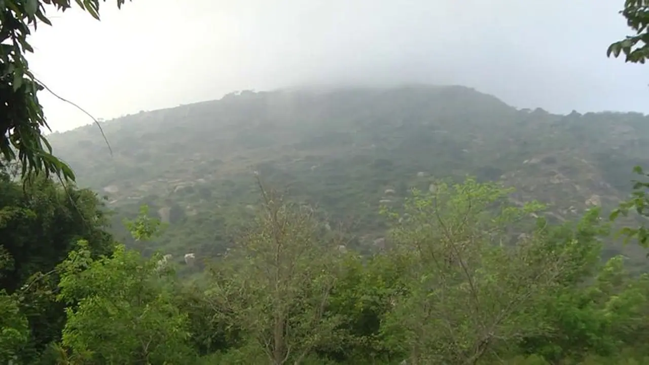 ದುಬಾರಿಯಾಯ್ತು ಚಿಕ್ಕಬಳ್ಳಾಪುರದ ಸ್ಕಂದಗಿರಿ ಬೆಟ್ಟ ಪ್ರವೇಶ: ಚಾರಣಿಗರ ಆಕ್ರೋಶ ದುಬಾರಿಯಾಯ್ತು ಚಿಕ್ಕಬಳ್ಳಾಪುರದ ಸ್ಕಂದಗಿರಿ ಬೆಟ್ಟ ಪ್ರವೇಶ: ಚಾರಣಿಗರ ಆಕ್ರೋಶ